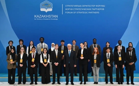 Президент елімізде оқып жүрген шетелдік жастармен кездесті