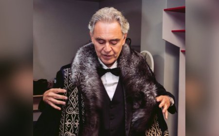 Әлемге әйгілі Андреа Бочелли қазақтың шапанын киді (ФОТО)