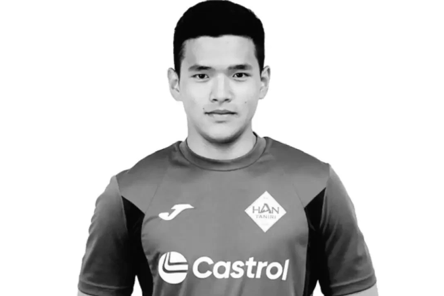 Балапан терең минет жасауды үйренеді Орыстың әйелдері достарының әтештерін сорып алады