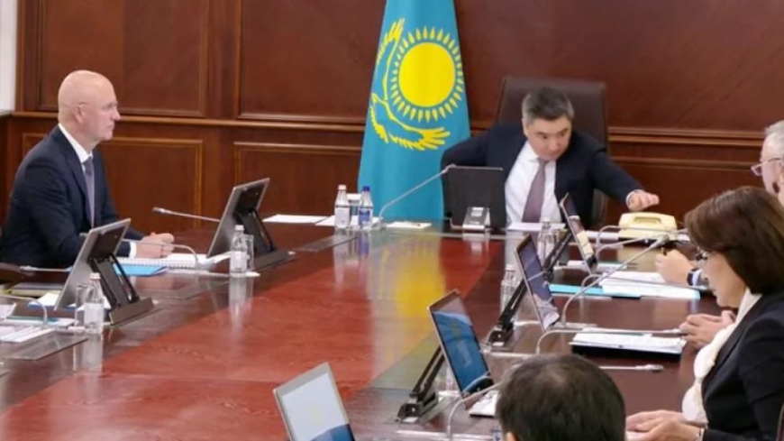 Жұлдыз Сүлейменова ант беріп жатқанда Бектенов залдан шығып кетті