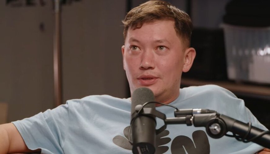 «Жыныс мүшесіне тақия киіп алған»: Журналист Асхат Ниязовтың үстінен арыз түсті