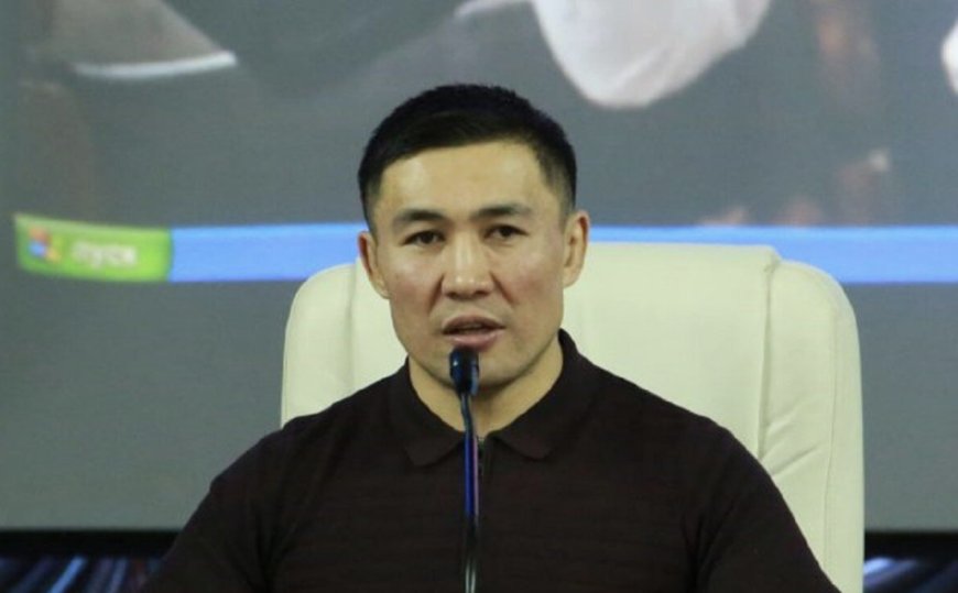 «Шекспирдің кітабында Төле би мен Қазыбек бидің оқиғасы бар екен»: Ардақ Назаров тағы да күлкіге қалды