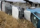 Ақмола облысында су жаңа автомобильдер тиеген көлік аударылды (ВИДЕО)