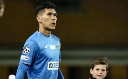 Темірлан Анарбековтың қолтаңбасы қойылған доп аукционда 12 миллион теңгеге сатылды