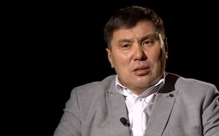 «Жаппай психозға түсіреді»: Омар Жәлел тойдағы асабалардың айласын әшкереледі