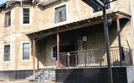 «Өртенген үйдің орнына мешіт салу керек»: Қоғам белсендісі Жетісайдағы жайтқа қатысты ұсыныс айтты