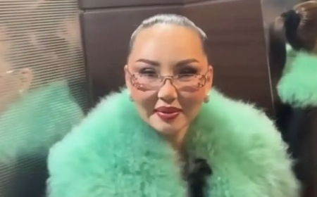 «Бәрібір Есентаева болып қалды»: Баян Мақсатқызы лифт ішінде ыңғайсыз жағдайға қалды (ВИДЕО)