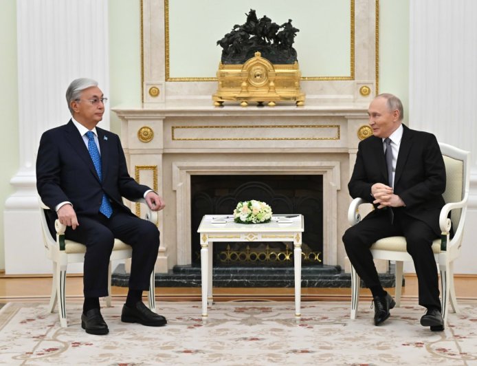 Тоқаев пен Путин бейресми кездесу өткізді