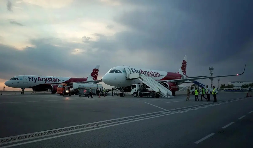 «Қар тазаланбаған»: Астанадан Қостанайға ұшып шыққан ұшақ елордаға қайта қонуға мәжбүр болды