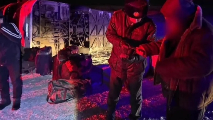 Павлодар облысында 56 жолаушы мінген автобус аударылып кетті