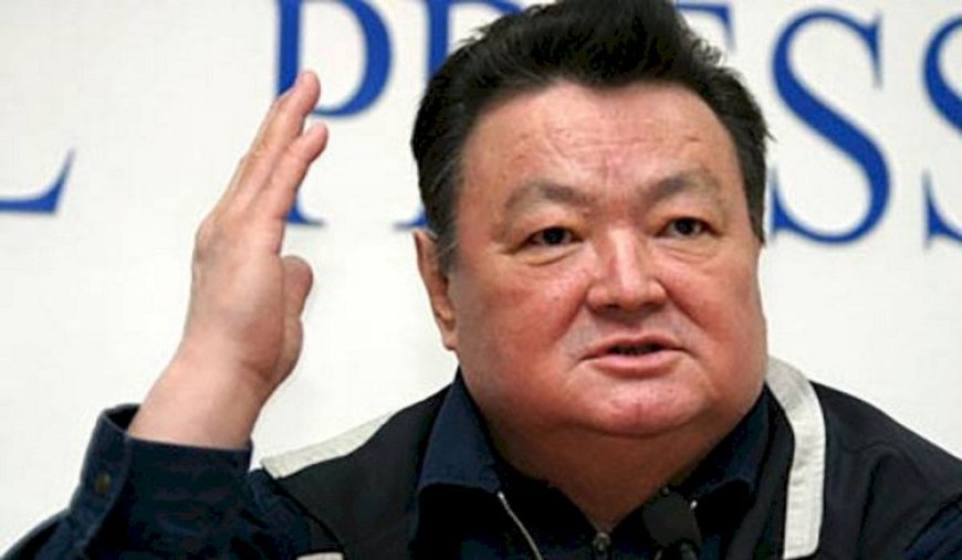 «Өз-өзіне үш рет оқ атқан адамға ескерткіш қою – көзбояушылық»  - Дина Елгезек