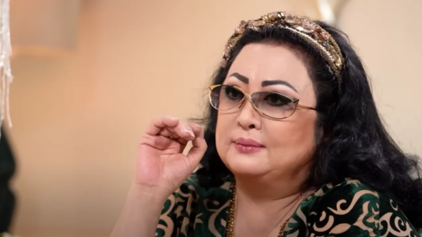 «Баянжан, бір үй алып бер»: Мақпал Жүнісова Баян Алагөзоваға өтініш жасады (ВИДЕО)