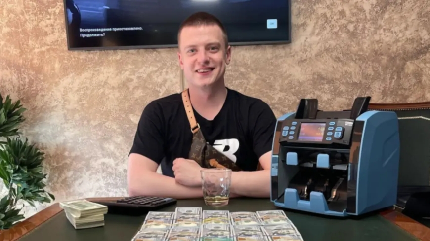 Қазақстан Mellstroy деген лақап атымен белгілі беларус блогеріне іздеу жариялады