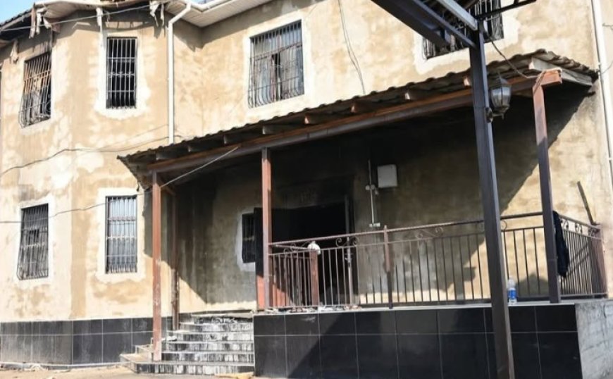 «Өртенген үйдің орнына мешіт салу керек»: Қоғам белсендісі Жетісайдағы жайтқа қатысты ұсыныс айтты