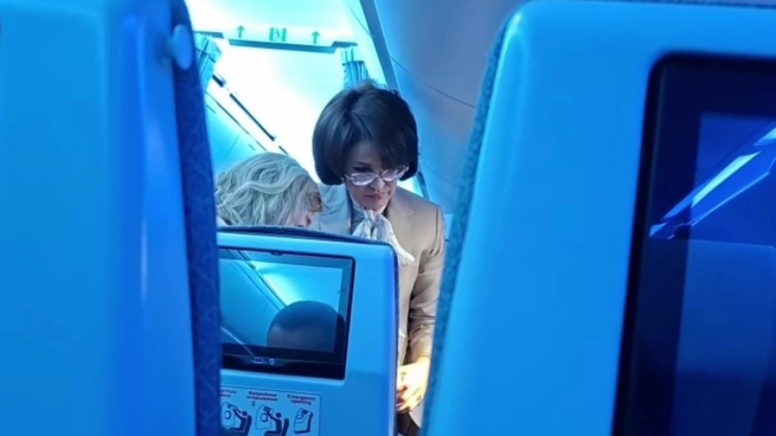 Министр ұшақта жолаушыны құтқарып қалды