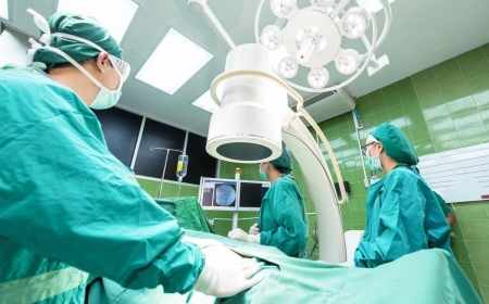 «Баламды қарай тұршы, тез келемін деген еді»: Астанада көзіне лазерлі ота жасатып келемін деп кеткен үш баланың анасы қайта оралмаған