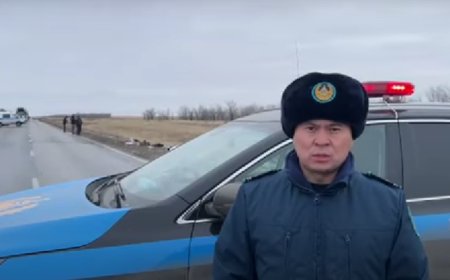 Адам шығыны бар: Ақтөбеде 49 жолаушысы бар автобус аударылып қалды