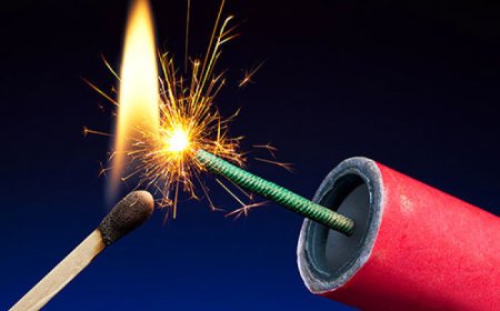 Қарағандыда балалар жерде құлап жатқан адамның жағасына петарда тастаған