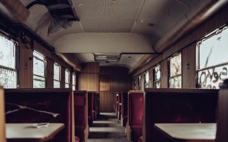 Екі бала жансақтау бөлімінде жатыр: Алматыда 50 жолаушы уланып қалды