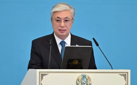 Тоқаев Тәуелсіздік күнімен құттықтады