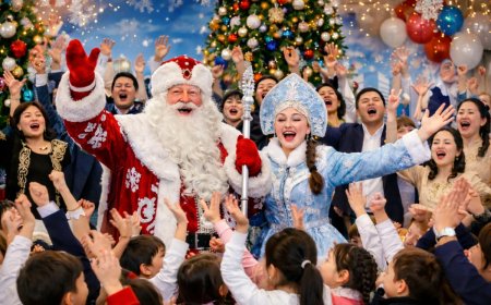 «Қазақша сөйле»: қазақтілді балаларға арналған жаңажылдық ертеңгілікке орыстілді Аяз ата шақырған