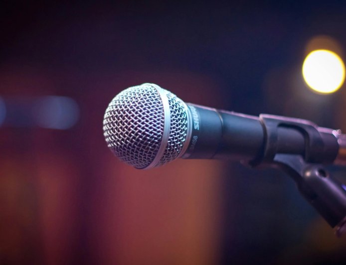 Тоқаев заңға қол қойды: Енді фонограммамен ән айтқандар 3 млн теңге айыппұл төлейді