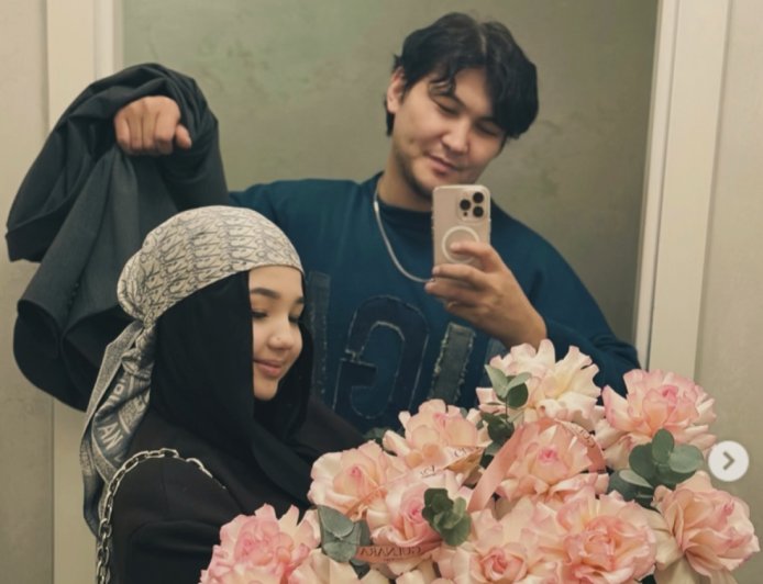 «Кішкентай жүрегіңе сыямын ба?»: Жігер Ауыпбаев өзінен 15 жас кіші қызға cезімін білдірді