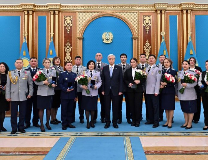 Тоқаев прокуратура мен күштік құрылым қызметкерлеріне пәтер кілтін табыстады