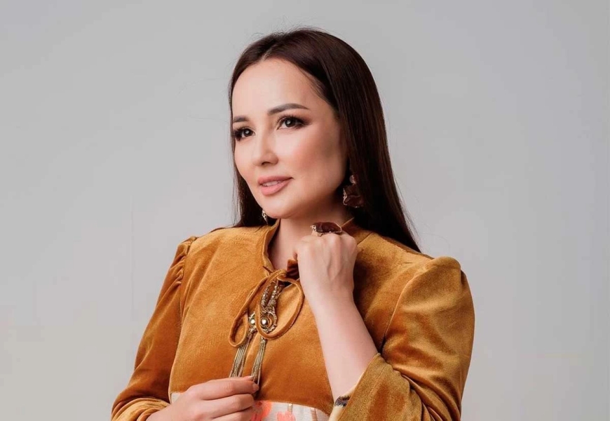 «Келінді келіндей көру керек…»: Жазира Байырбекова келінге қатысты ойын айтты