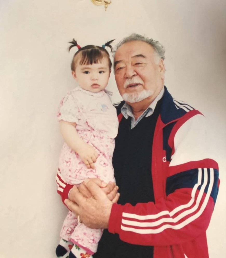 "Жүрегімнің ішіндегі жүрегім": Асанәлі Әшімовтің қызы сағыныш жазбасын жариялады