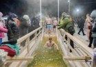 Астанада Крещение мерекесіне орай ұйымдастырылған жаппай шомылу рәсіміне жүздеген адам қатысуда