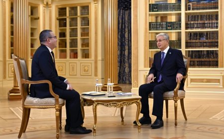 «Бұл – бос әңгіме»: Тоқаев билік транзиті туралы сұраққа, парламенттік реформаға қатысты сыбысқа жауап берді