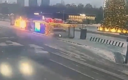 Тежегіш пен газды шатастырған жүргізуші аялдаманы қиратты