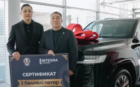 Бапкерліктен кеткен Қайрат Сәтжановқа пәтер мен көліктің кілті табыс етілді