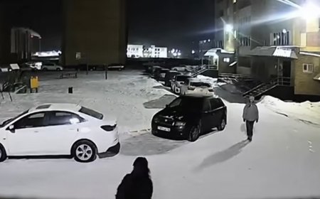 Бейтаныс әйелдің қыздың соңынан аңдыған видеосы желіні шулатты