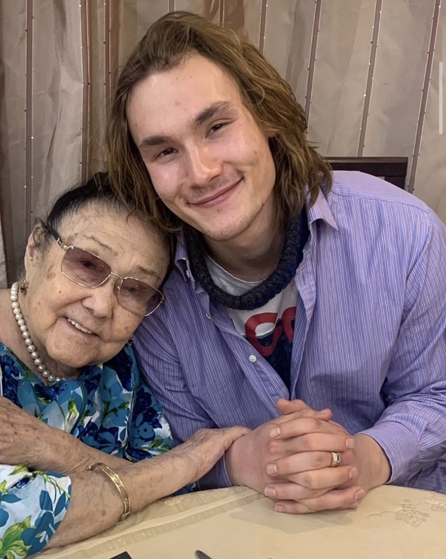 Батырхан Шүкеновтың ұлы мен Бибігүл Төлегенова кездесті (ВИДЕО)