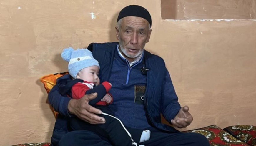 «Арманым орындалды»: 70 жастағы ақсақал жеті қыздан кейін ұлды болды