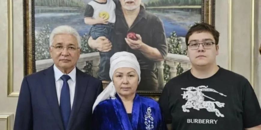 Иманғали Тасмағамбетов марқұм Асанәлі Әшімовтің шаңырағына барып, дұға жасады (ФОТО)