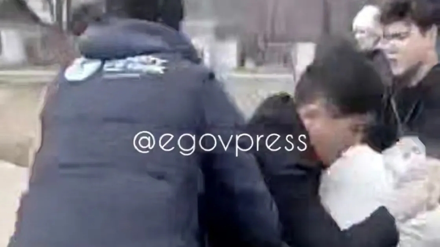 «Кастетпен ұрған»: Алматыда жастар арасында жаппай төбелес болды