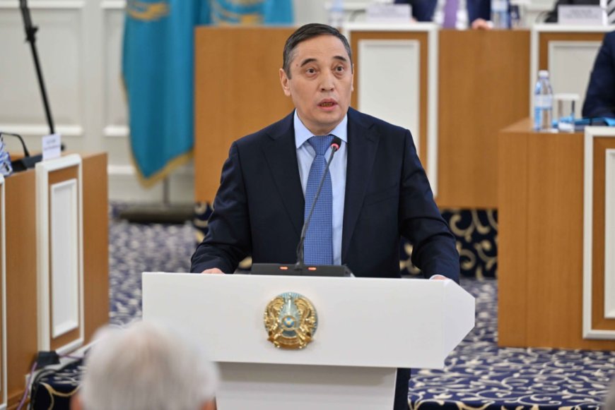 Дихан Камзабекұлы предложил четко обозначить в Конституции светскость системы образования и культуры