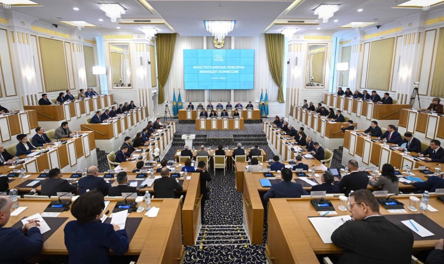 Конституциялық комиссияның екінші отырысында «Құрылтай», «Халық кеңесі» бөлімдері талқыланды