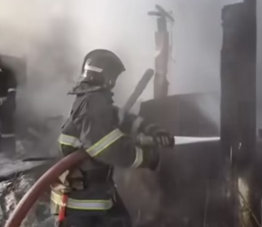 Астанадағы тұрғын үйде өрт кезінде жарылыс орын алды (ВИДЕО)