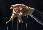 Зорлау туралы арызбен қорқытып, ақша жасаған қылмыстық топ сотталды