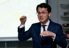 «ChatGPT тұрмыстық құрал»: Бағдат Мусин сынға қалған Мәдиевті жақтап жазба жариялады