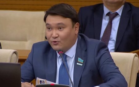 «Біз жаңа мемлекет ойлап тапқан жоқпыз»: Мақсат Толықбай Ата заңның өзгеруіне қатысты ойын айтты