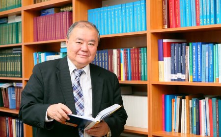 «1993 жылғы Конституция – ең тиімді нұсқа»: Ғалым жаңа түзетулердің демократия қағидатына сәйкес еместігін мәлімдеді