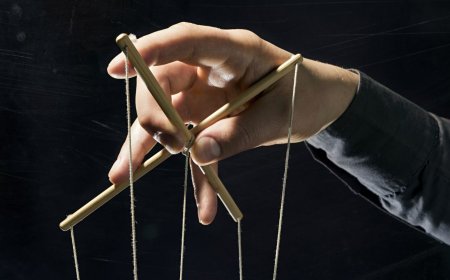 Зорлау туралы арызбен қорқытып, ақша жасаған қылмыстық топ сотталды