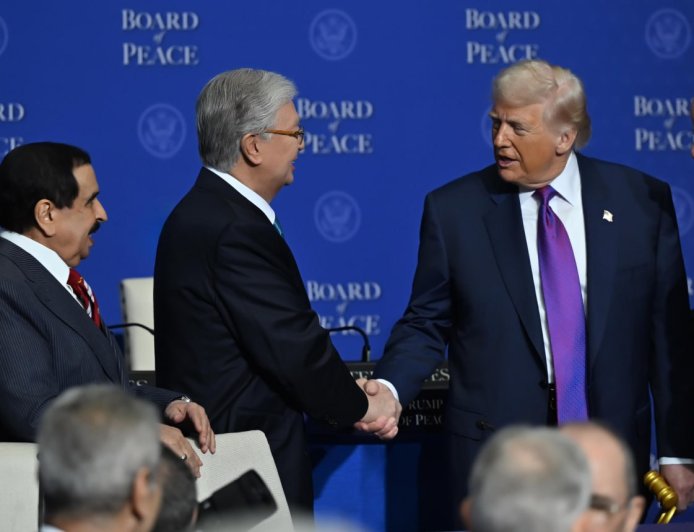 Тоқаев Трамп атындағы арнайы награданы бекітуді ұсынды