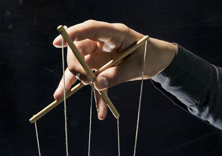 Зорлау туралы арызбен қорқытып, ақша жасаған қылмыстық топ сотталды