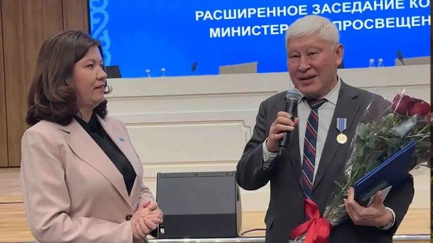 Асқар Жұмаділдаев  «Еңбек ардагері» медалімен марапатталды